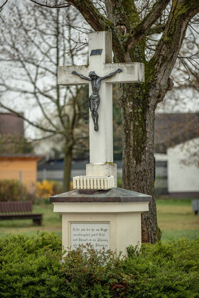 Kreuz in der Fabrikstraße