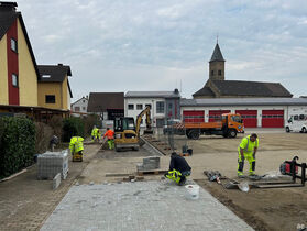 Gemeindebauhof in Sachen Schulwegsicherheit auf dem Festplatz aktiv